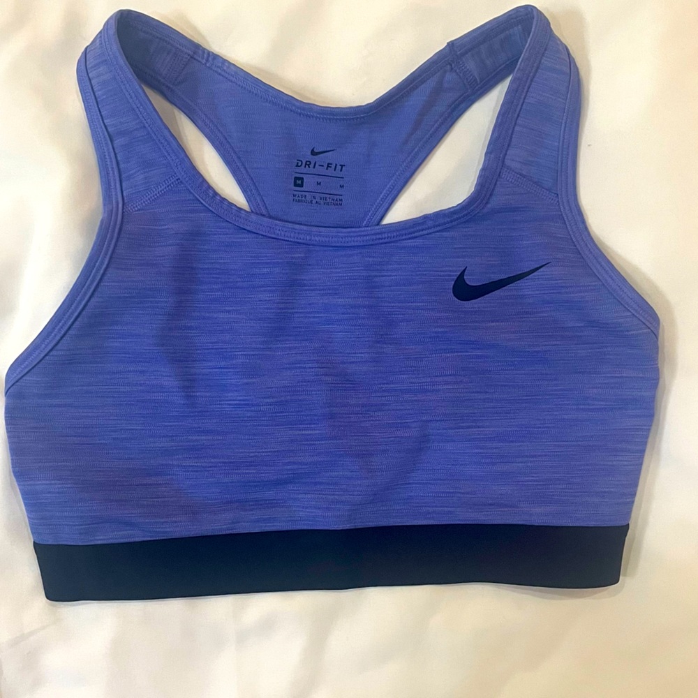 Women’s dri-fit sports bra